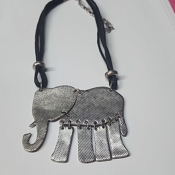 Silvertone Elephant Necklace Black Cord - Picture 6 of 8